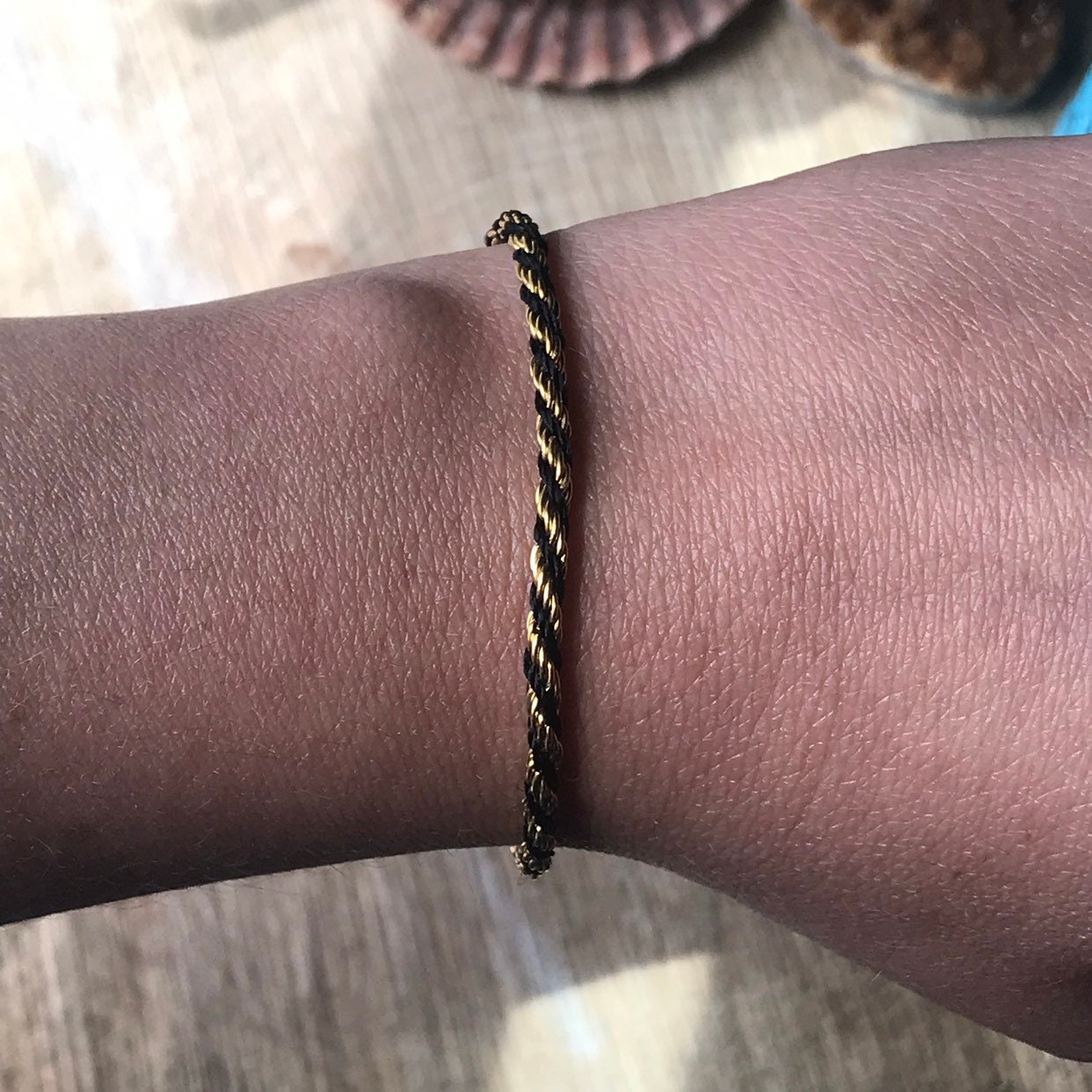 Vintage Gold and Black Rolled Mesh Bracelet 1980s / Gifts for Her / 7 1/2" Bracelet