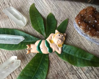 Retro Vintage Miss Piggy Green Bikini Brooch Pin 1980s