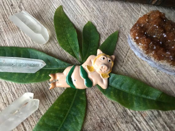 Retro Vintage Miss Piggy Brooch Pin 1970s