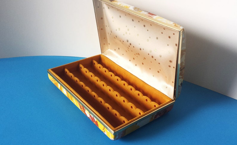 ON SALE Vintage Jewelry Box Flower Burst Pattern Yellow and Gold 1960s