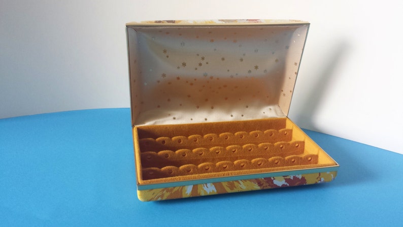 ON SALE Vintage Jewelry Box Flower Burst Pattern Yellow and Gold 1960s