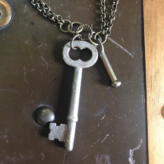 vintage brass skeleton key Gem