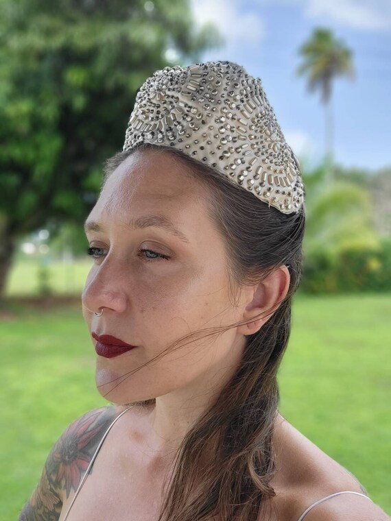 Gorgeous 1920s era Hat • 20s Beaded Silk Flapper … - image 1