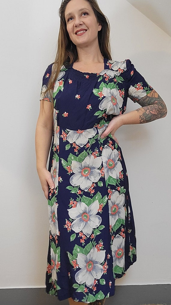 Vintage 1940s Rayon Dress Hawaiian Floral Print Dr