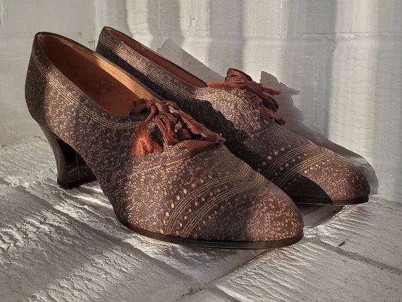 Antique Edwardian Lace Up Heels • Brown Wingtip He