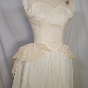 Vintage 1950s Sweetheart Lace Wedding Gown 26 Inc…