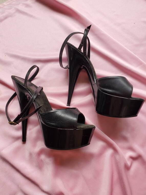 Vintage Fredericks of Hollywood Platform Heels • B