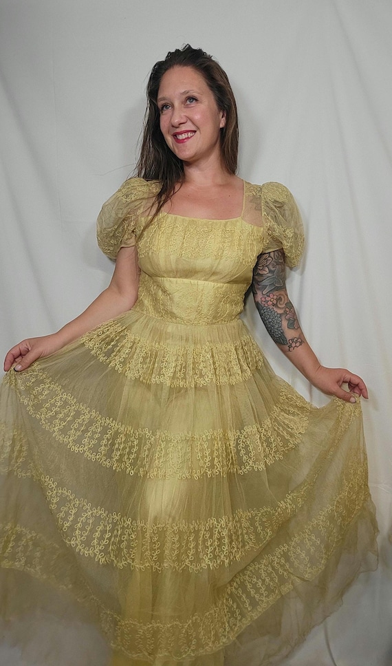 Vintage 1940s 50s Yellow Mesh Party Dress Garden Wedding Bridesmaid Dress 30 Waist