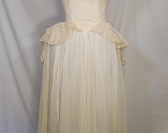 Vintage 1950s Sweetheart Lace Wedding Gown 26 inch Waist