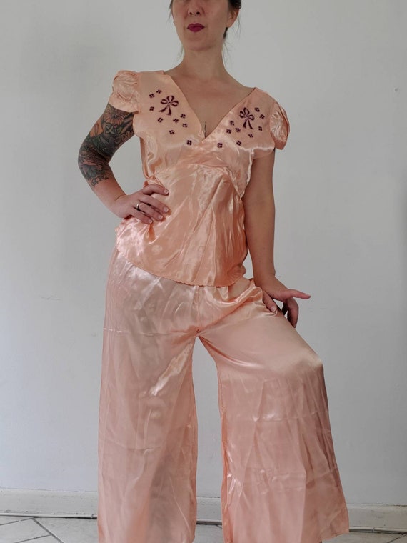 Pretty Pink Satin Vintage 1930s 1940s Pajama Set •