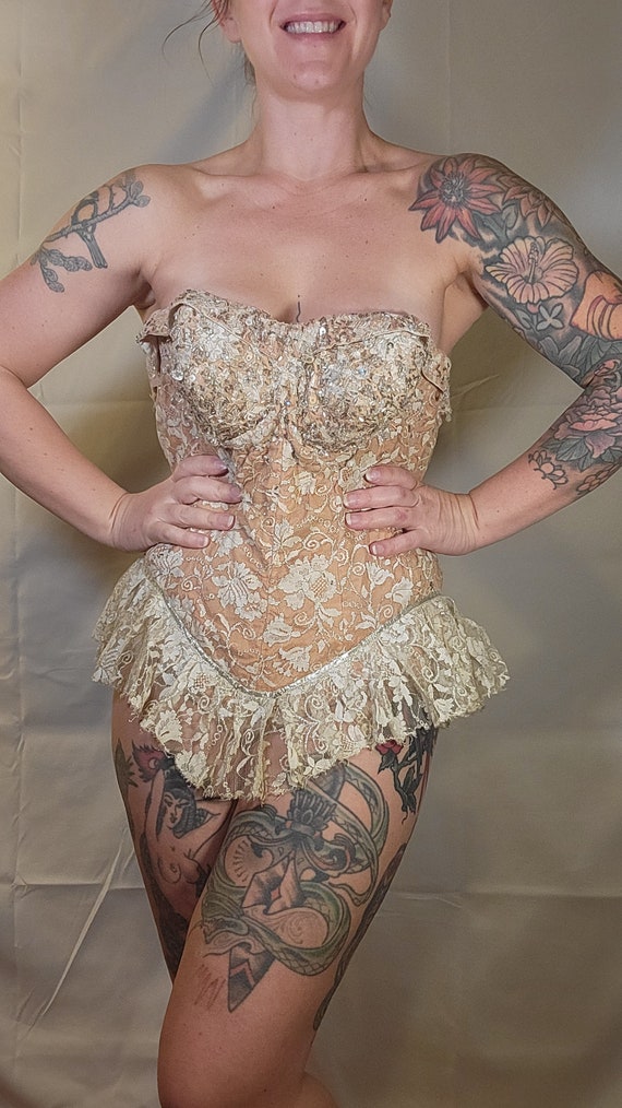 Gorgeous 1940s 50s Vintage Showgirl Costume • Lace