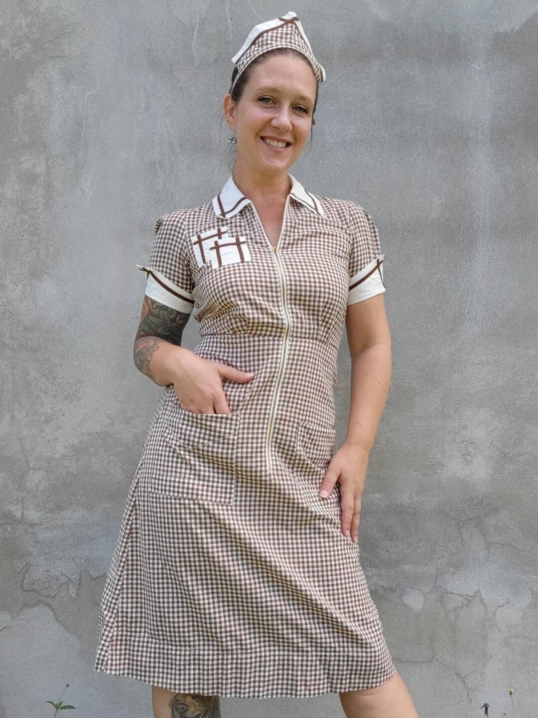 Abito da cameriera vintage degli anni 40 e 50 Abito uniforme