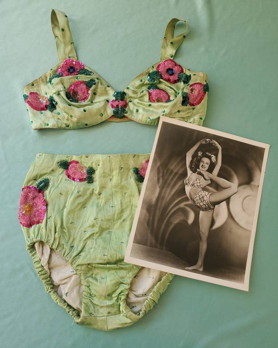 Vintage 1930s 1940s Satin Showgirl Bikini • Gorgeo