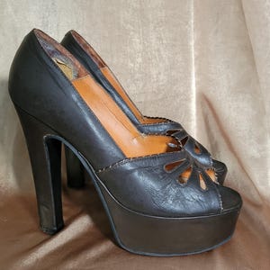 Vintage 1970s Dark Brown Leather Platform Heels size 6.5-7 Peep Toe Cut Out 5 inch Heels