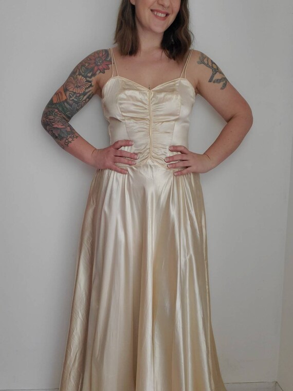 Vintage 1930s 40s Cream Satin Gown 