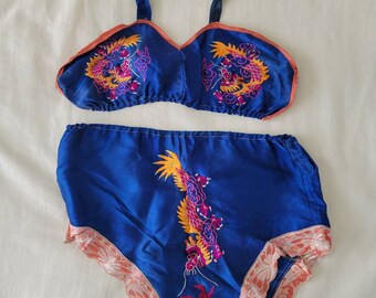 Vintage 1940s 50s Sweetheart Lingerie Set • Embroidered Bra and Bottoms Dragons • Vintage Lingerie Bikini