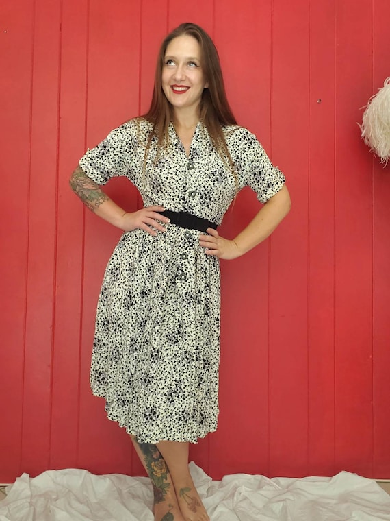 Adorable Vintage 1940s Dress • Top Hat Black Heart