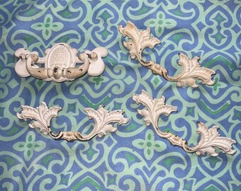 Vintage Set of 4 drawer pulls Leafy White Shabby