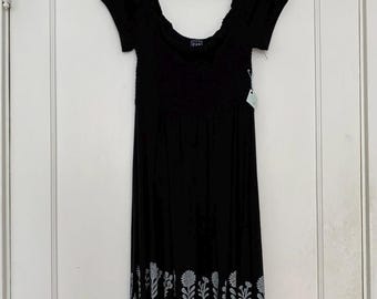 Black rouched daisy dress - Size Small