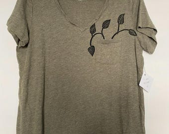 Pothos Pocket Tee - Size Large - Short Sleeve Tshirt - Green Tee with Black Block Print - READY TO SHIP