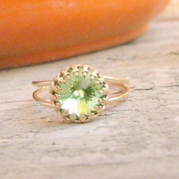 Mother Day - Peridot ring gold August Birthstone Jewelry Vintage cocktail Green stone ring