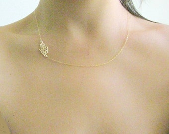 Orecchini a bottone con mano di Hamsa in argento sterling