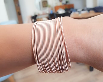 Rose Gold Gitarre Saiten Armbänder, Rose Gold Feder Armbänder, Edelstahl Armband, Stack Armbänder, Armbänder Set Rosé Gold