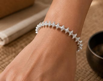 Bransoletka sprężynowa, Bransoleta ze stali nierdzewnej w kolorze białego srebra, Sprężysta metalowa bransoletka, Elastyczna bransoletka sprężynowa ze stali, Bransoletka spiralna
