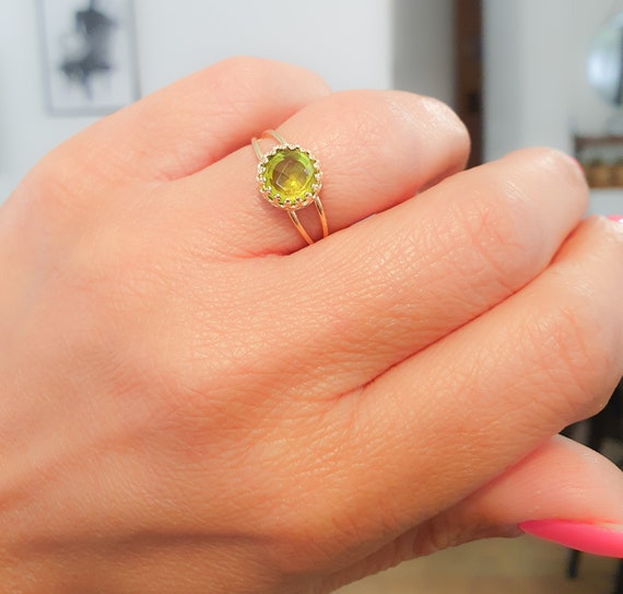 Olive green natural peridot birthstone silver gemstone ring at ₹6950 |  Azilaa