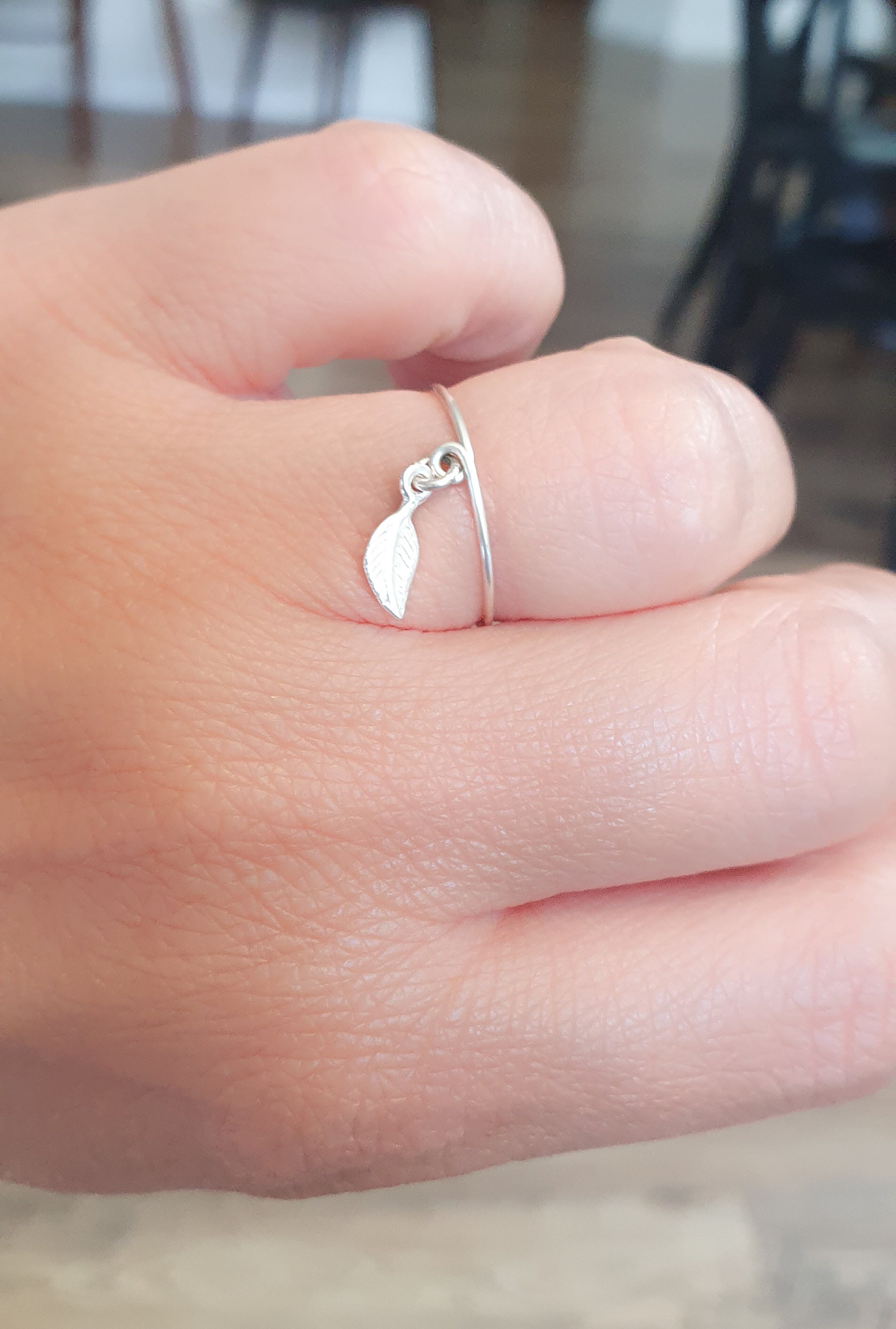 Adjustable Thin Leaf Ring - Gold Leaf Charm Ring - Dangle
