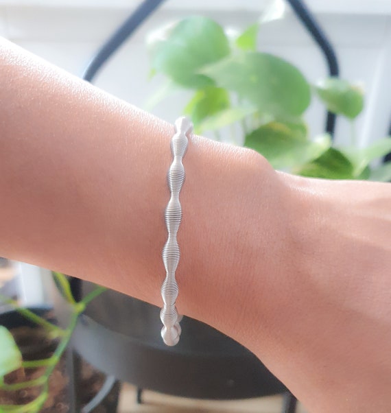 DIY: Macrame Double Spiral Bracelet « Jewelry :: WonderHowTo