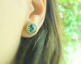 Mother Day - Emerald stud earrings, Emeral Crytsal Earrings, Green Crystal Stone Earrings, Emerald Studs, Emerald Jewelry