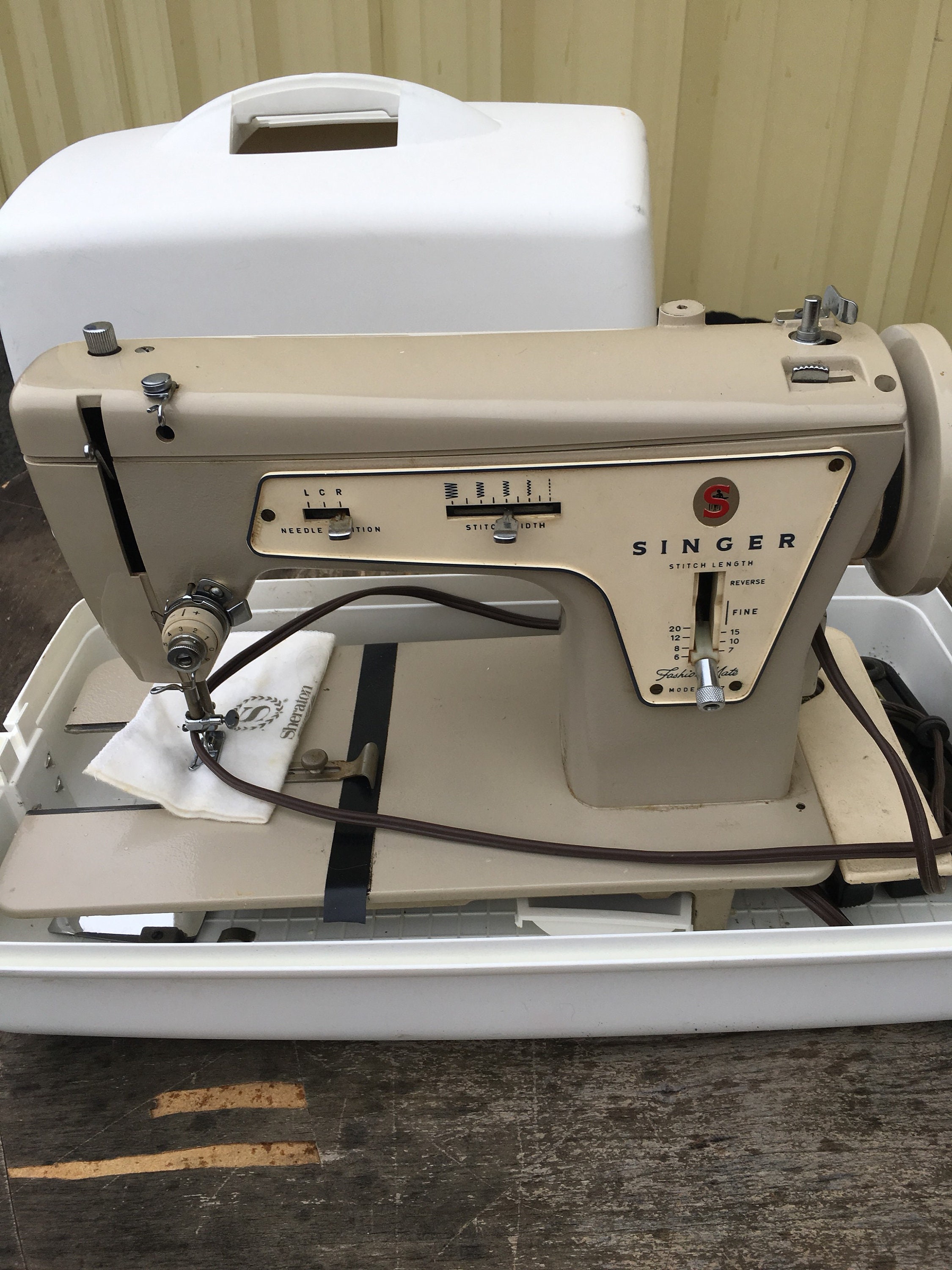 Vintage Singer model 237 sewing machine...free shipping | Etsy