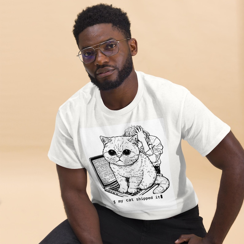 Camiseta "Gato Programador", Camiseta Divertida com Gato Rabugento para Programador, Camiseta para Engenheiro de Software, Presente para Amante de Gatos Desenvolvedores, Presente para Programador, Presente para Mãe de Gato imagem 4