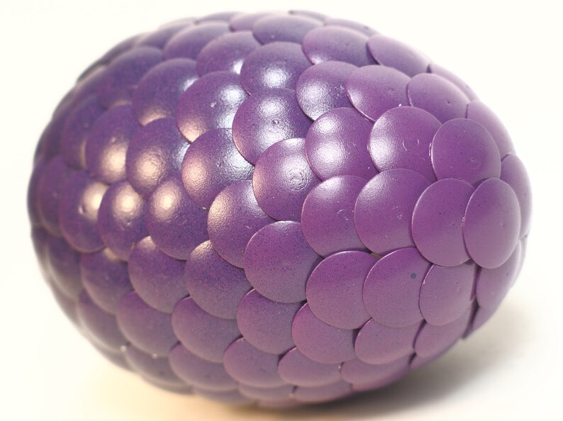 Purple Dragon Egg fades from lavender image 3