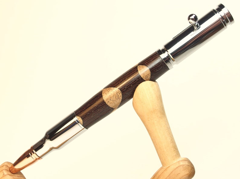 Harlequin bolt action pen in chrome setting image 3