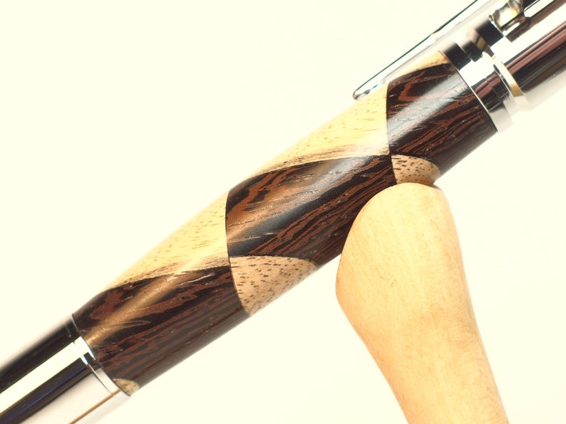 Harlequin bolt action pen in chrome setting image 6