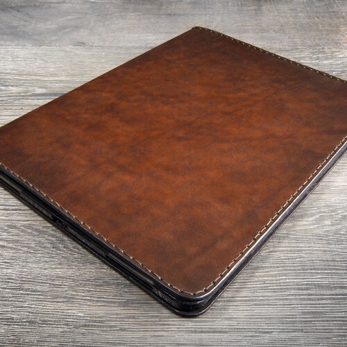 Étui personnalisé en cuir italien pour iPad Pro/Air : s'adapte à tous les modèles