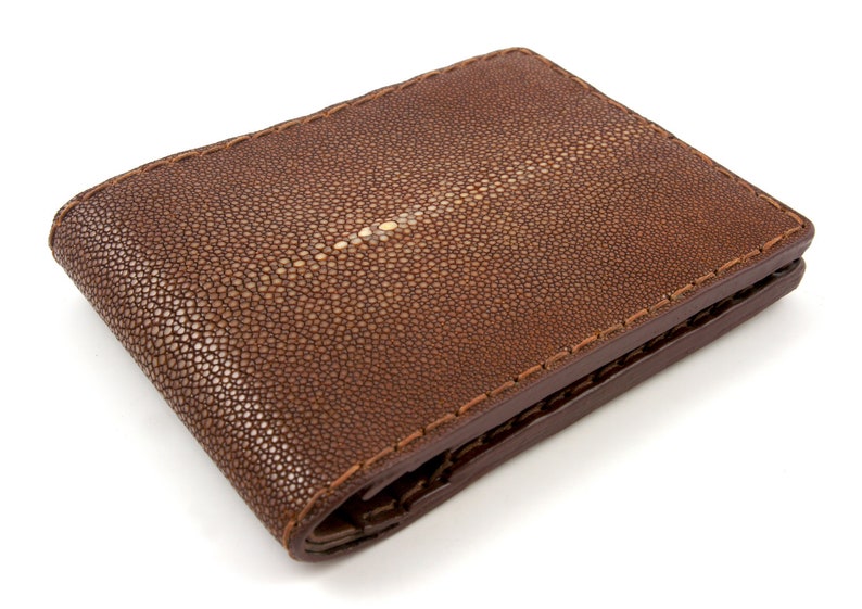 Brown stingray wallet for man image 1