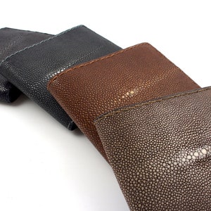 Brown stingray wallet for man image 4