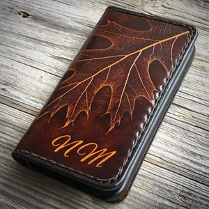 iPhone 16 またはその他のデバイス用の True Leaves Design レザーケース、すべての iPhone モデル用のレザーウォレット、イタリアで手作りされた iPhone フォリオケース