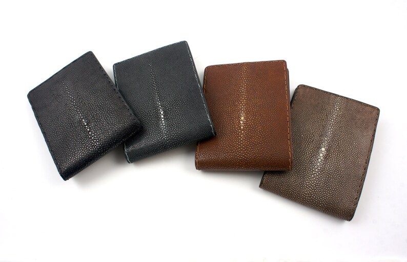 Brown stingray wallet for man image 3