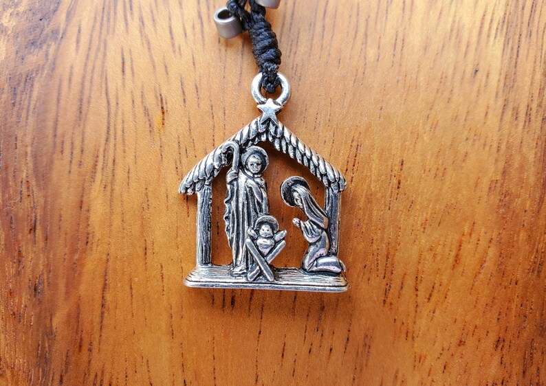 Nativity Necklace Christmas Necklace Crochet Beaded Holiday Etsy