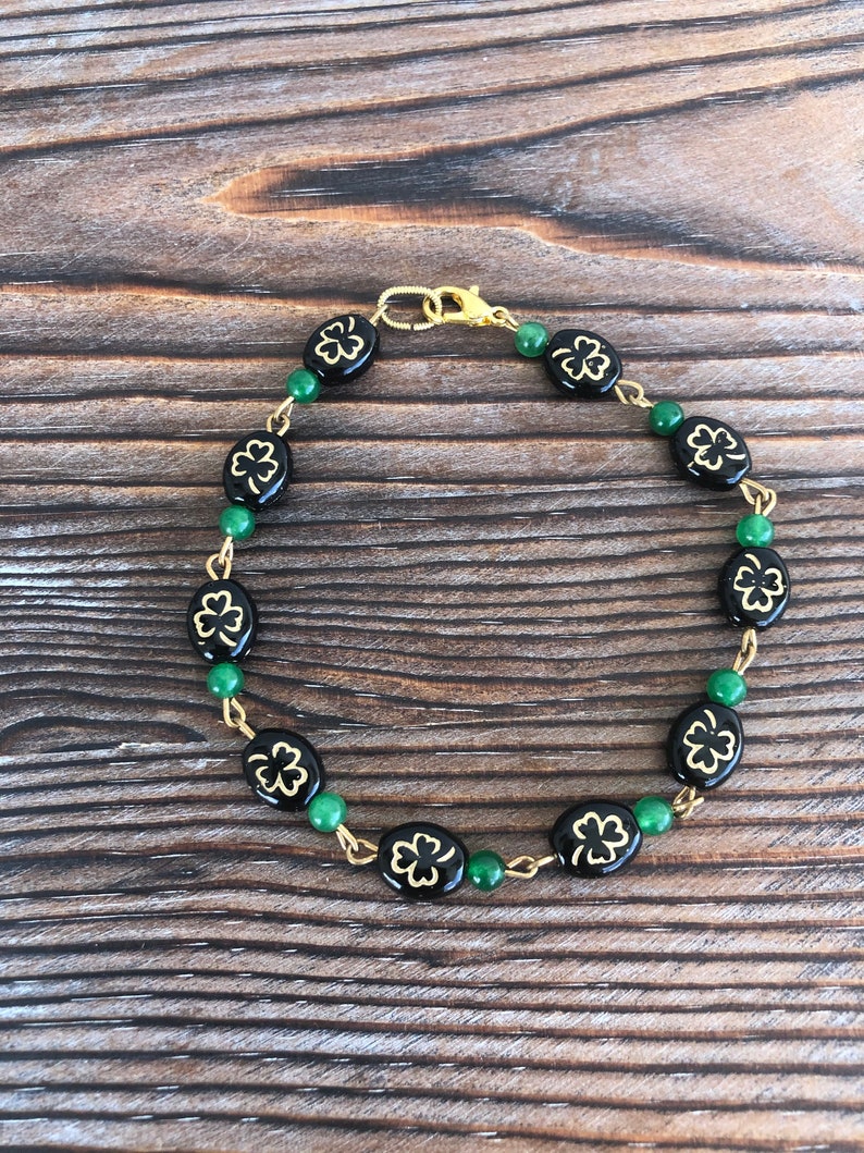 Shamrock bracelet perles de trèfle en verre tchèque Bracelet celtique Bracelet de fierté irlandaise image 1