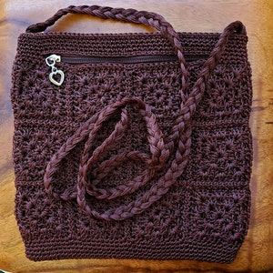 double pocket purse, braided strap, lined pockets, crochet nylon chocolate