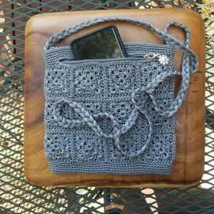 double pocket purse, braided strap, lined pockets, crochet nylon immagine 2