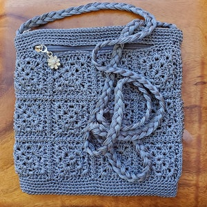 double pocket purse, braided strap, lined pockets, crochet nylon image 6
