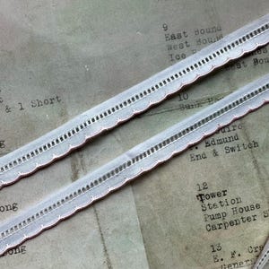 Vintage Pink & White Scalloped French Ribbon Trim - 1 Yard - 7/16” in width
