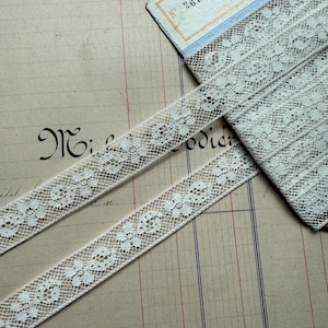 1 Yard Vintage französische weiße zarte florale Spitzenborte - 11/16 ”breite