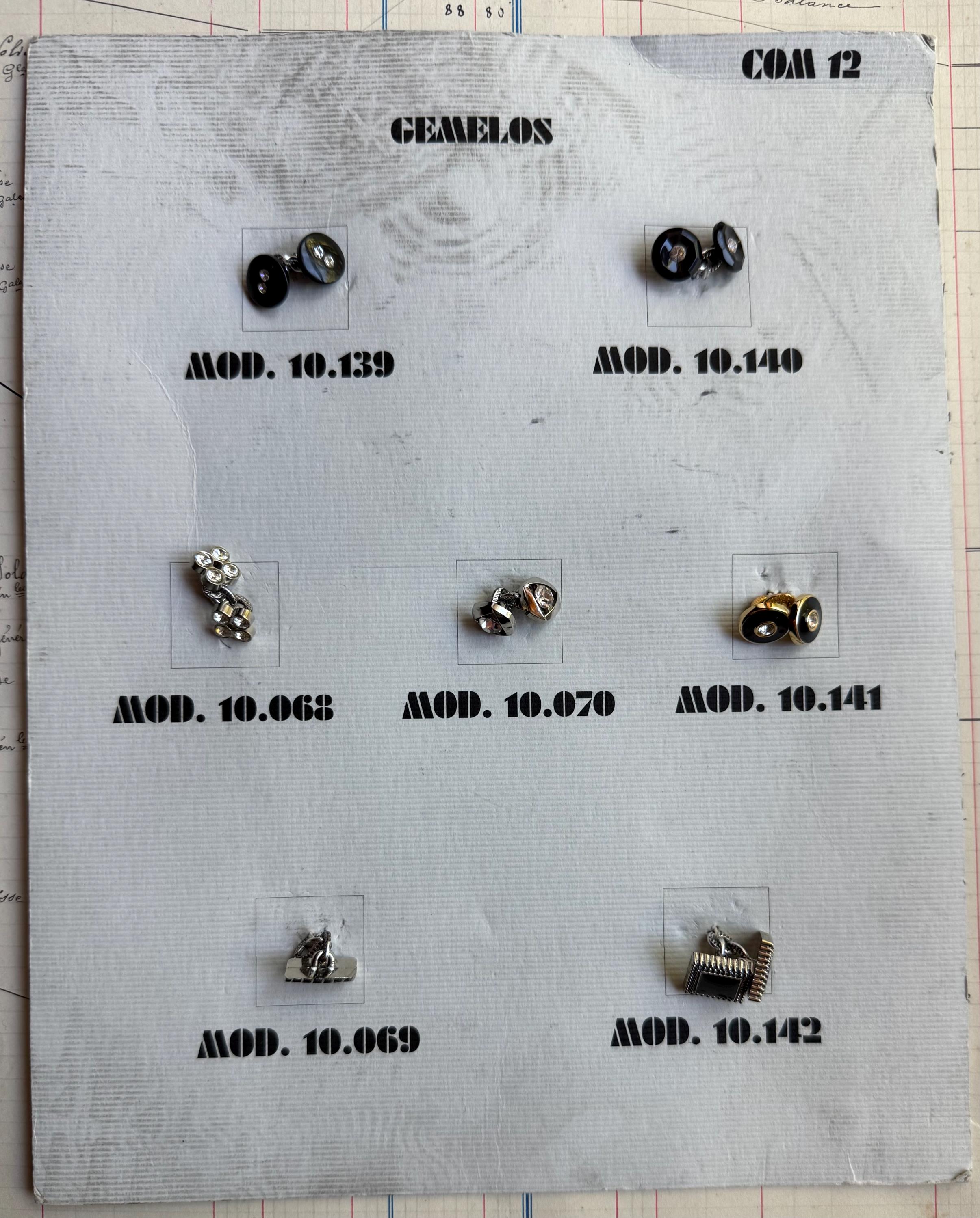 本物のヴィンテージ フレンチ ボタン サンプラー カード - フランス産